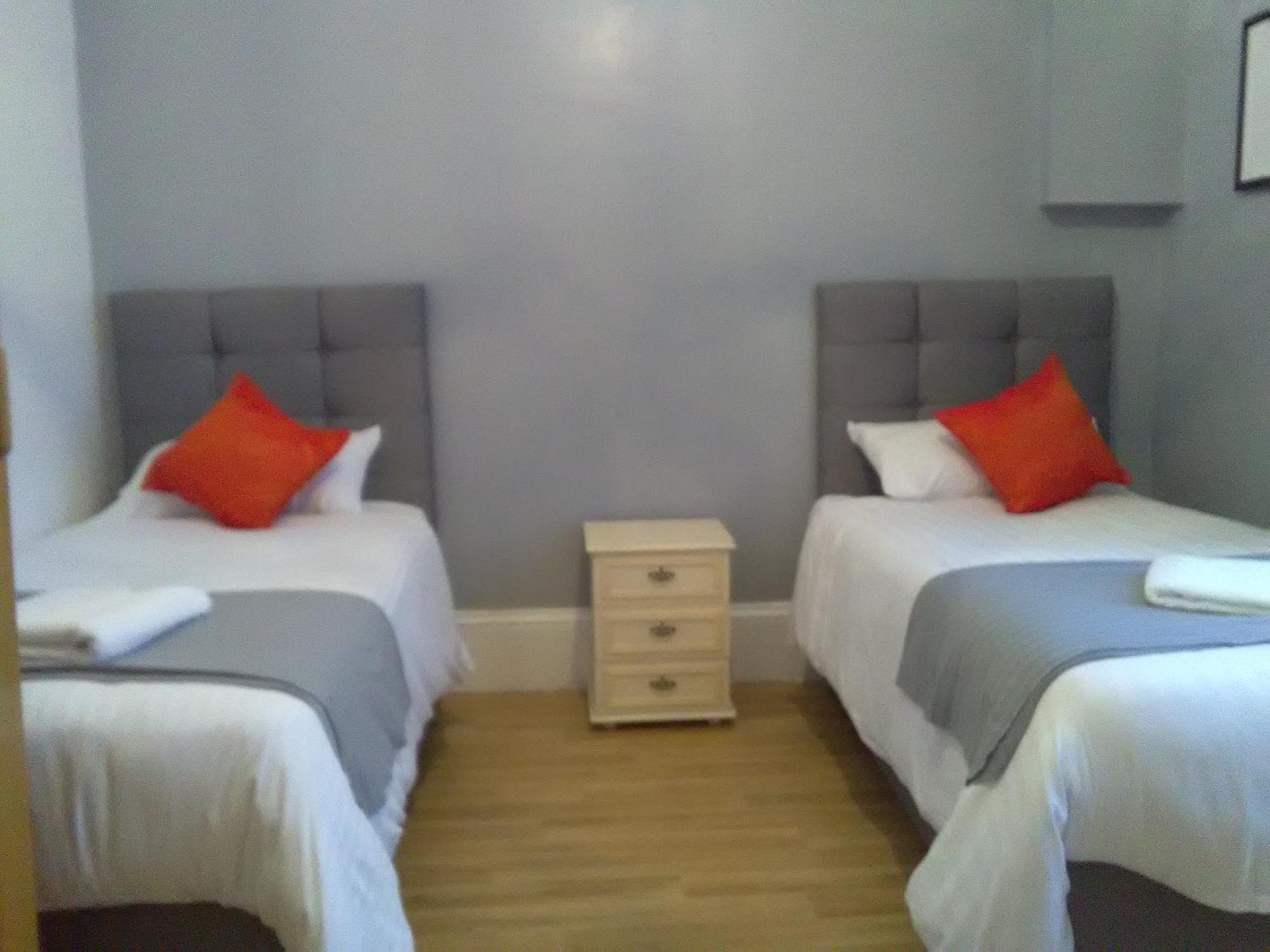 Clifton Hotel Newcastle Room photo