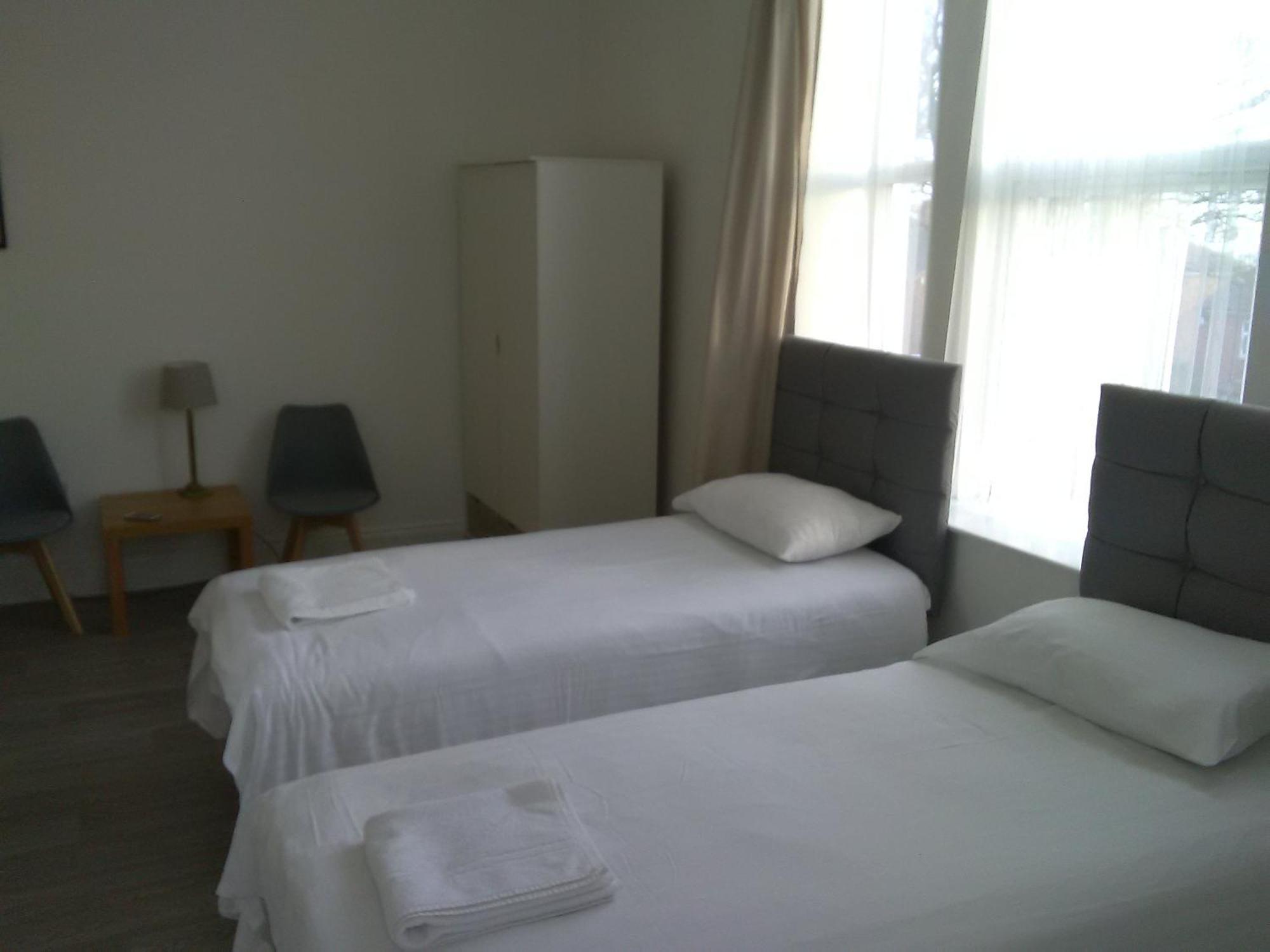 Clifton Hotel Newcastle Room photo