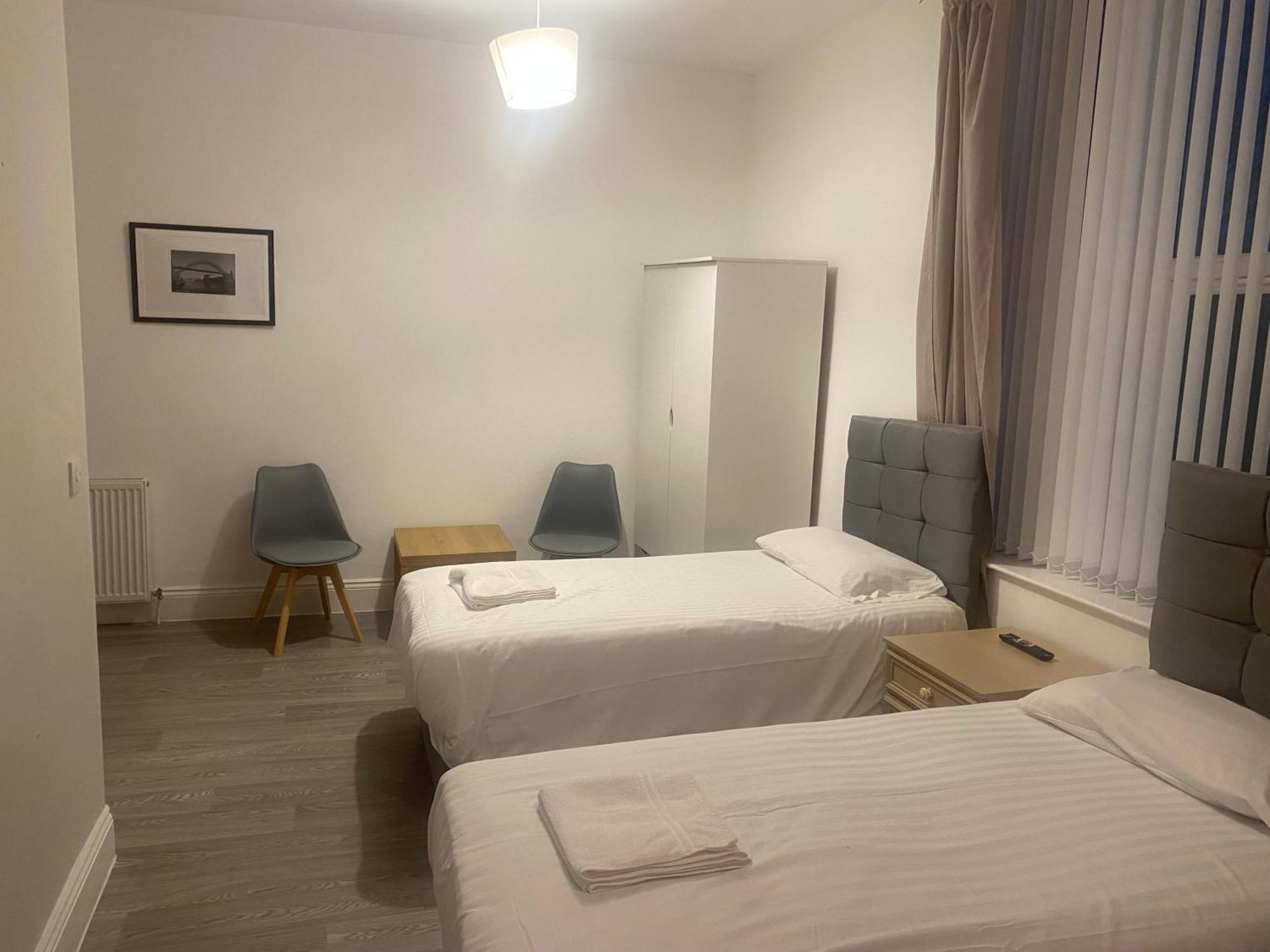 Clifton Hotel Newcastle Room photo